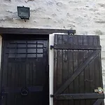 La Croix Des Landes Ou D'hote Avec Piscine A Holiday home *