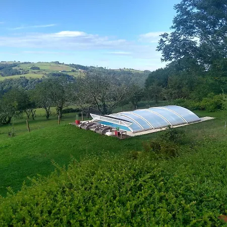 La Croix Des Landes Ou D'hote Avec Piscine A * Chouvigny