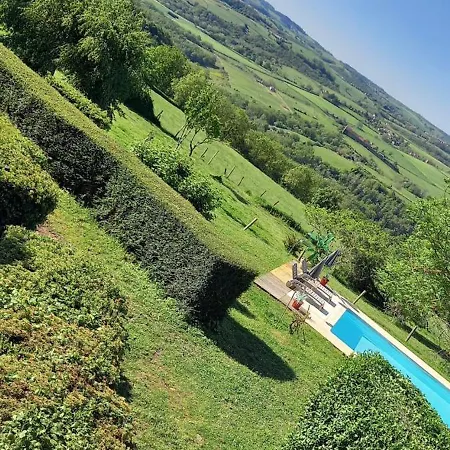 La Croix Des Landes Ou D'hote Avec Piscine A