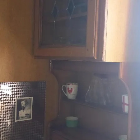 La Croix Des Landes Ou D'hote Avec Piscine A Chouvigny