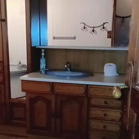 La Croix Des Landes Ou D'hote Avec Piscine A * Chouvigny