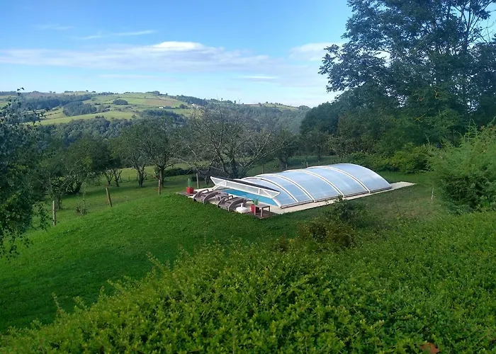 La Croix Des Landes Ou D'hote Avec Piscine A * Chouvigny